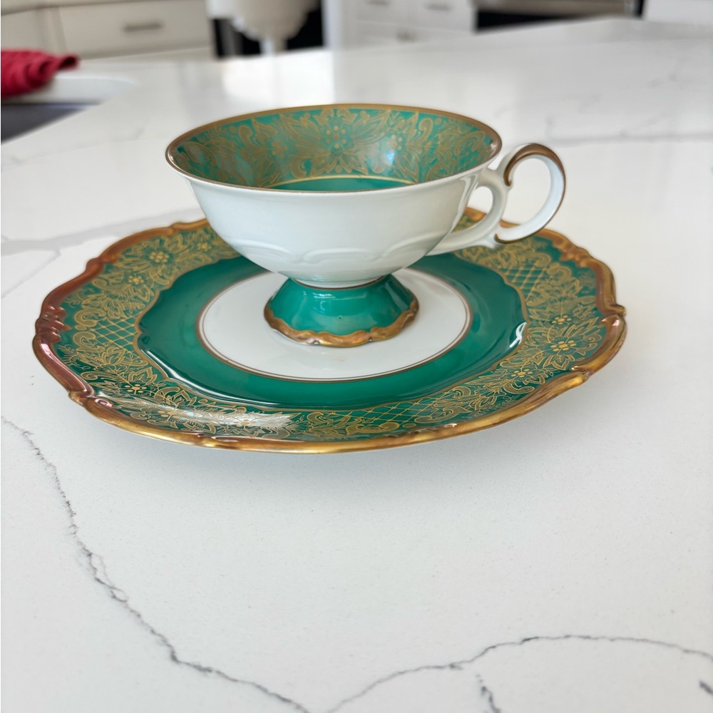 Von Henneberg Elegant Green and Gold Teacup Set